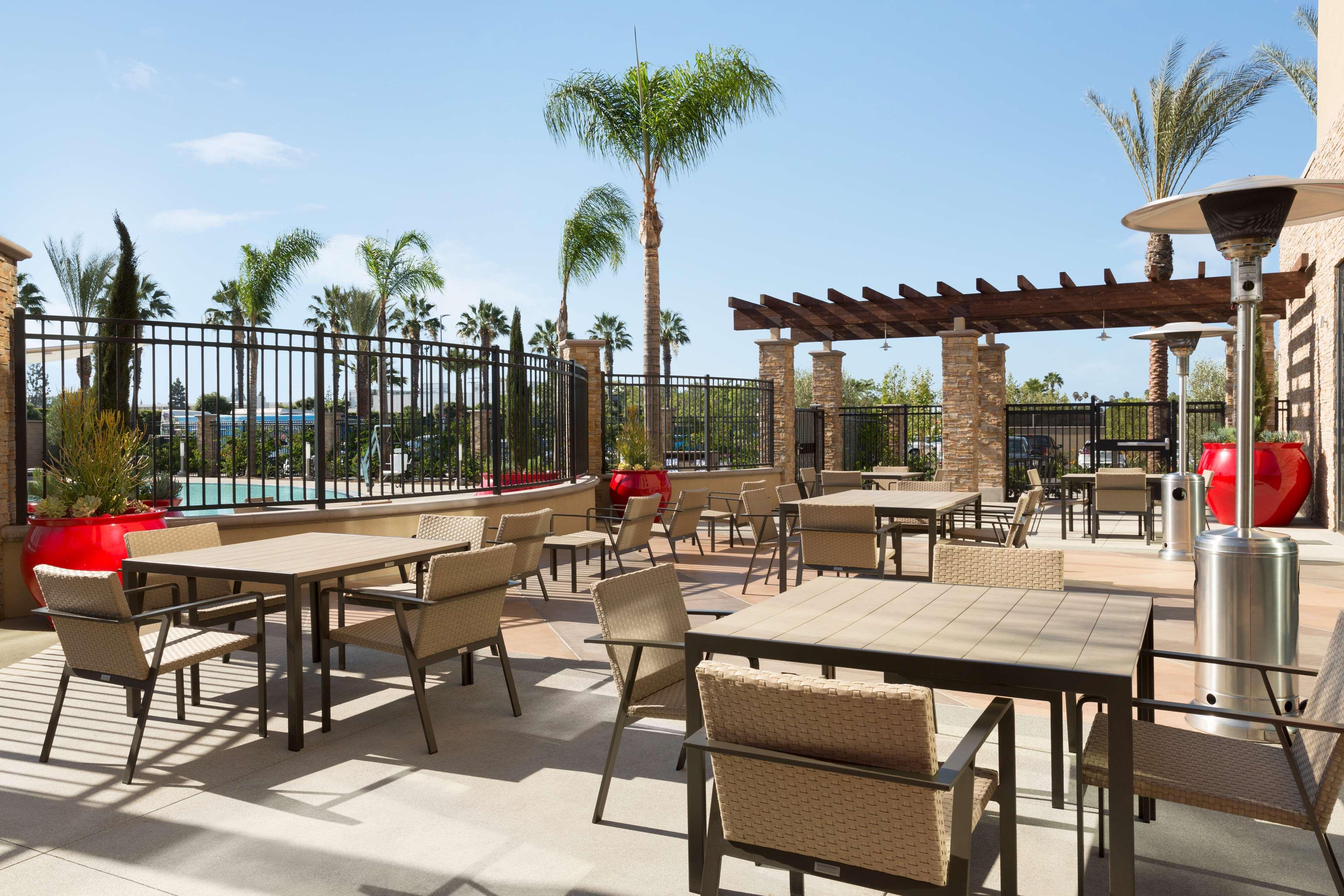 Suncoast Hotel Anaheim, Tapestry Collection By Hilton Экстерьер фото