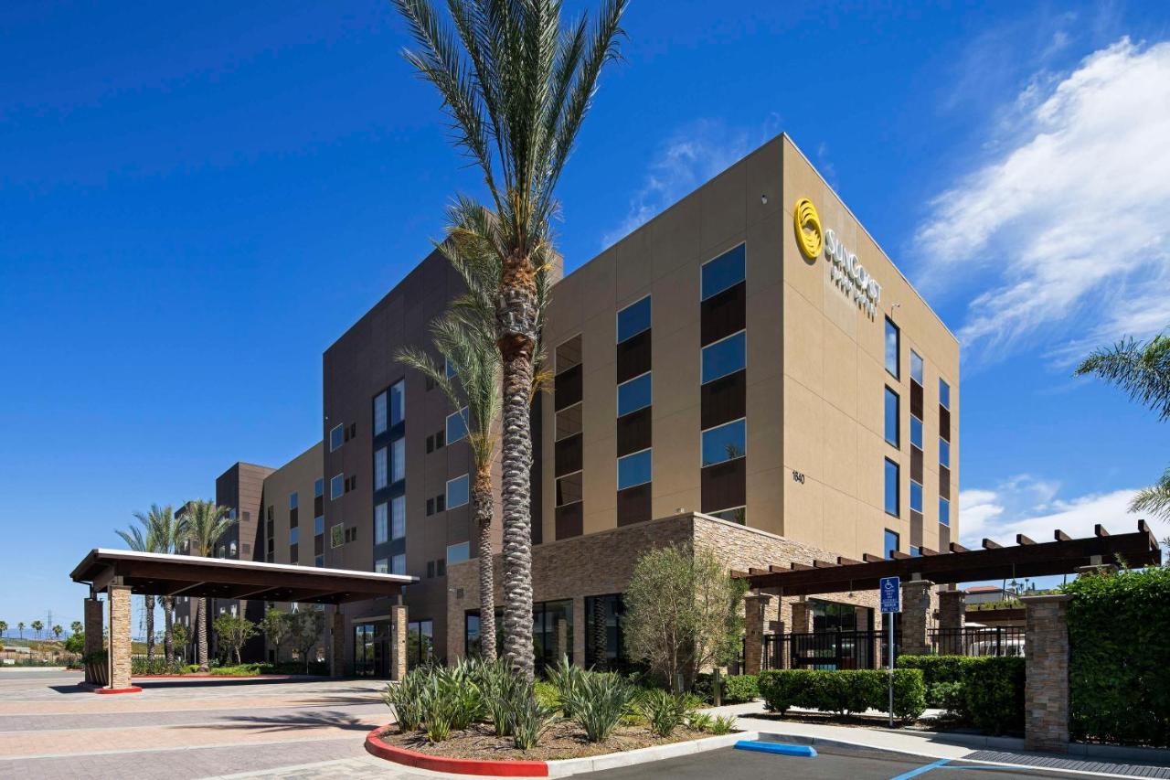 Suncoast Hotel Anaheim, Tapestry Collection By Hilton Экстерьер фото