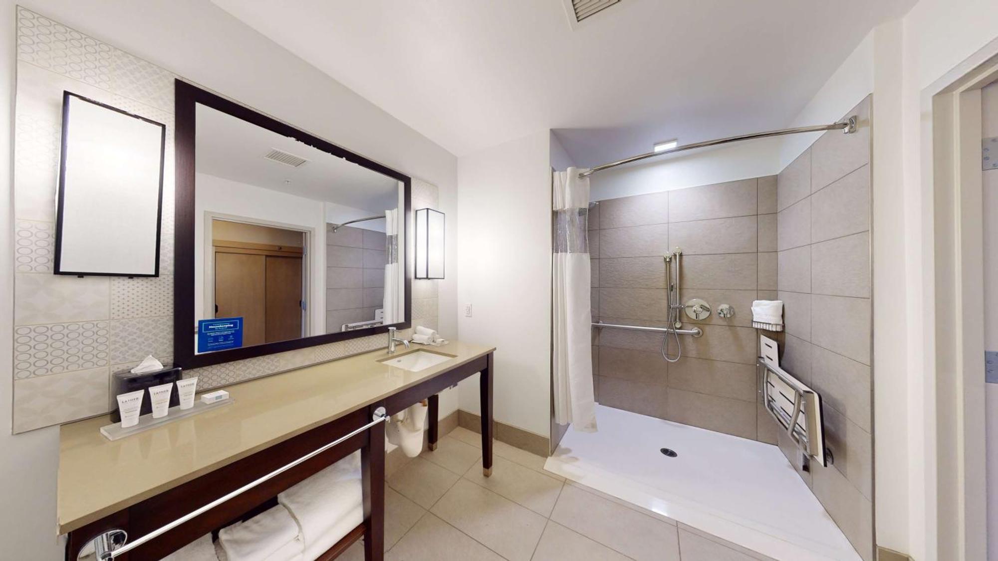 Suncoast Hotel Anaheim, Tapestry Collection By Hilton Экстерьер фото